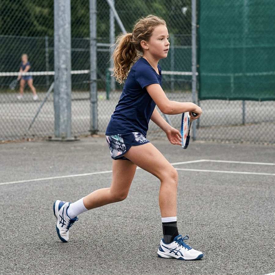 Girl tennis player wearing Rimoov